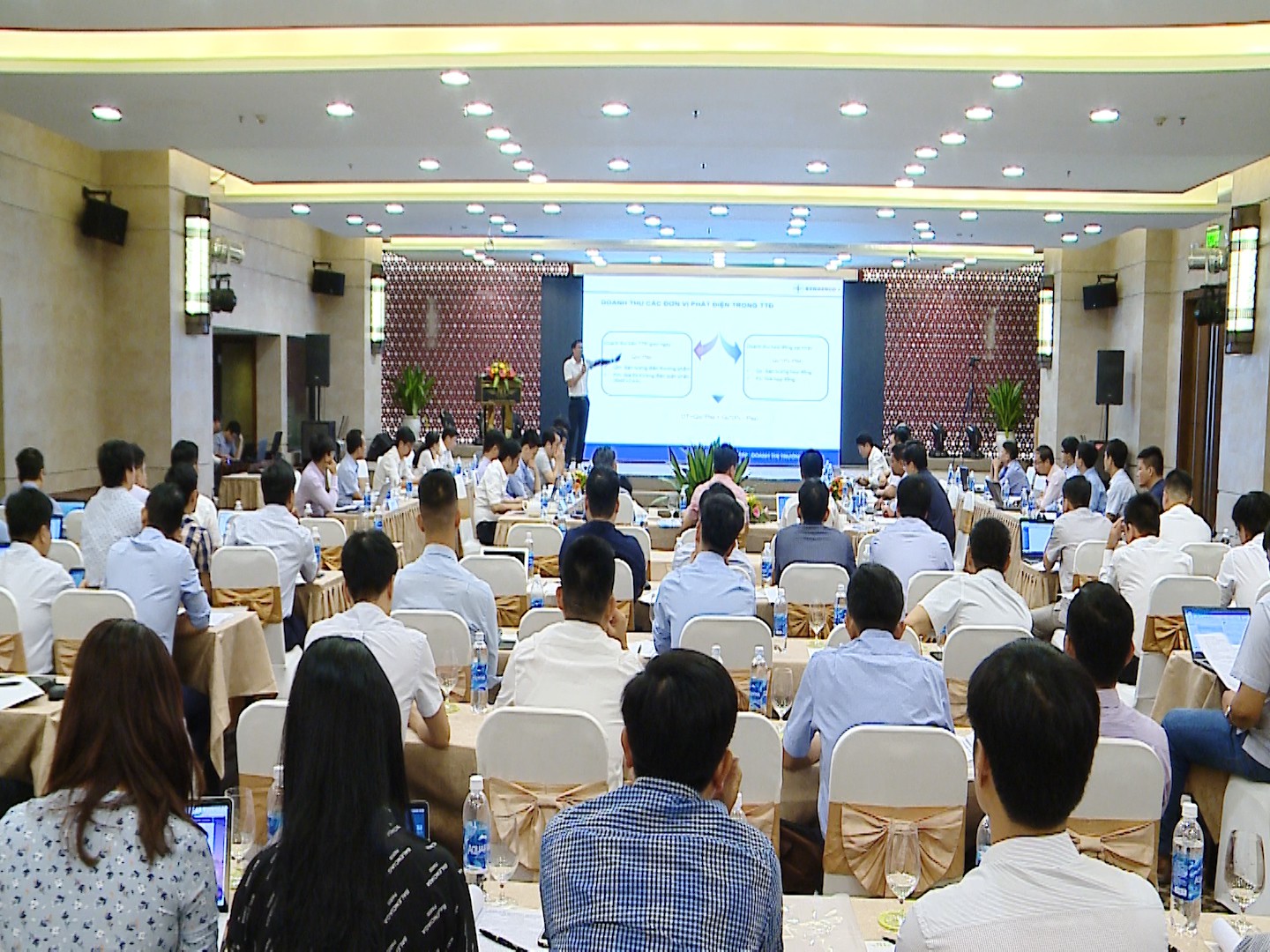 Ngành điện tối ưu hóa chi phí, loại bỏ nhà thầu kém - Ảnh 1.