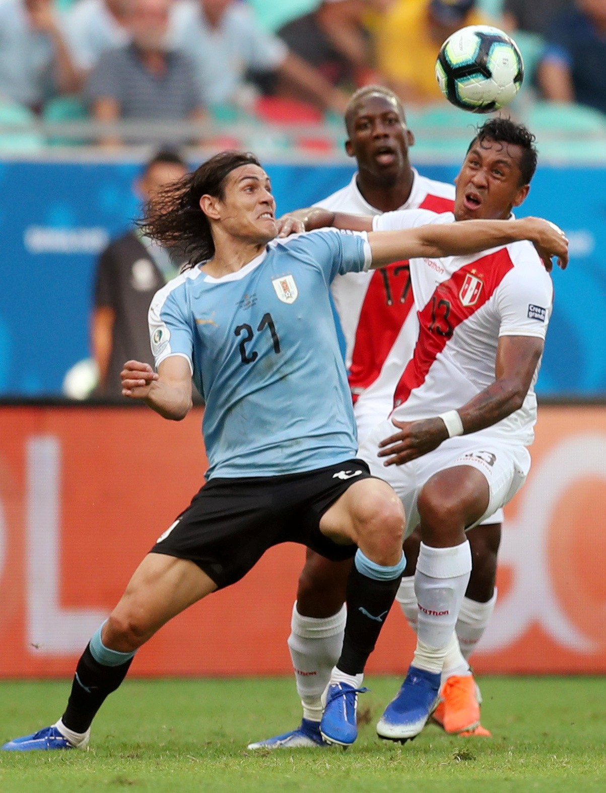 Kh&ocirc;ng s&uacute;t c&uacute; n&agrave;o vẫn v&agrave;o b&aacute;n kết, Peru g&acirc;y n&aacute;o loạn Copa America - Ảnh 3.