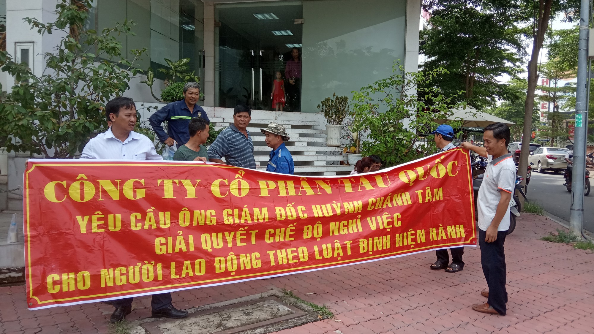 Người lao động C&ocirc;ng ty CP T&agrave;u Cuốc tiếp tục k&ecirc;u cứu - Ảnh 1.