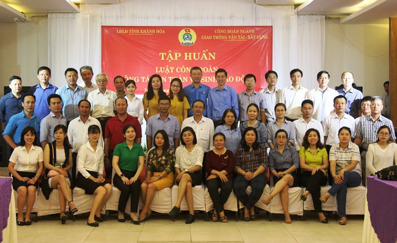 Khánh Hòa: Bồi dưỡng kiến thức cho cán bộ Công đoàn - Ảnh 1.
