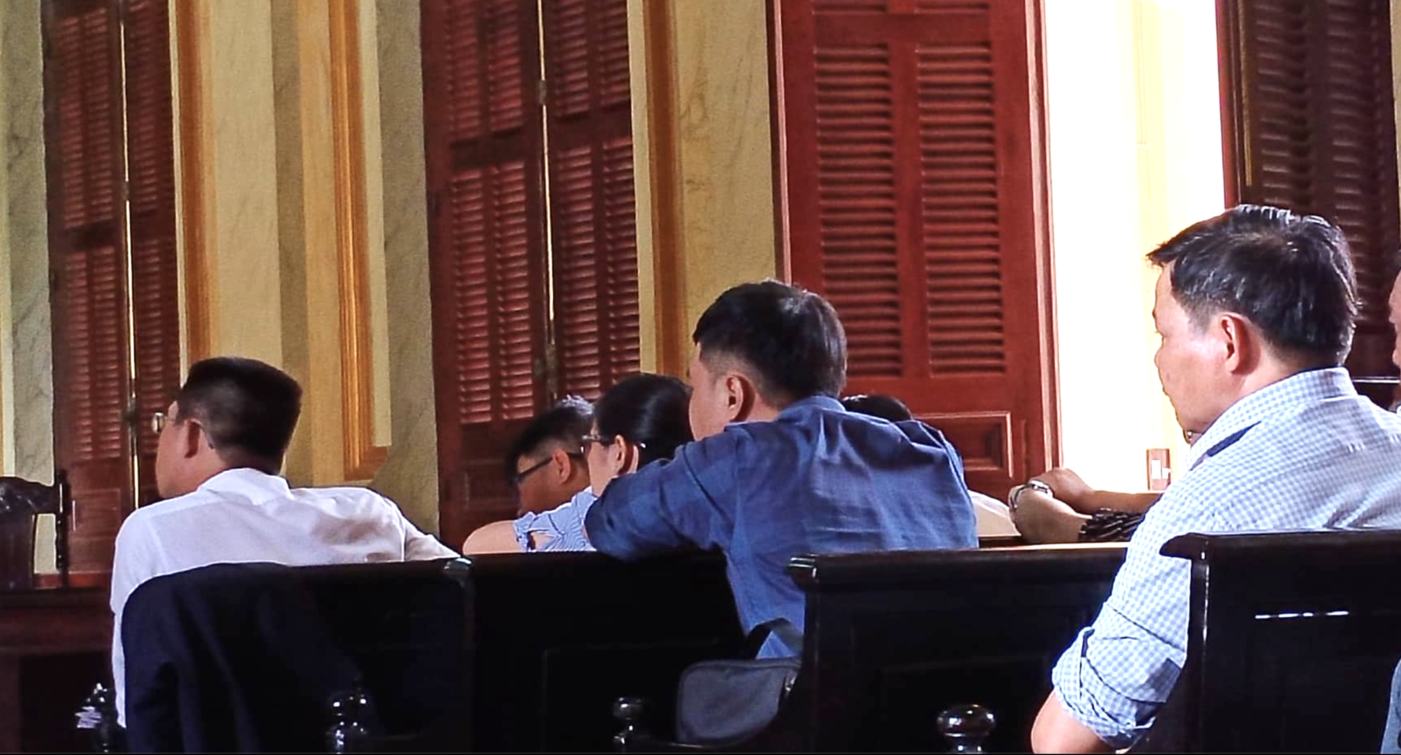 H&agrave;ng loạt si&ecirc;u xe lậu ung dung lăn b&aacute;nh ở Việt Nam - Ảnh 2.