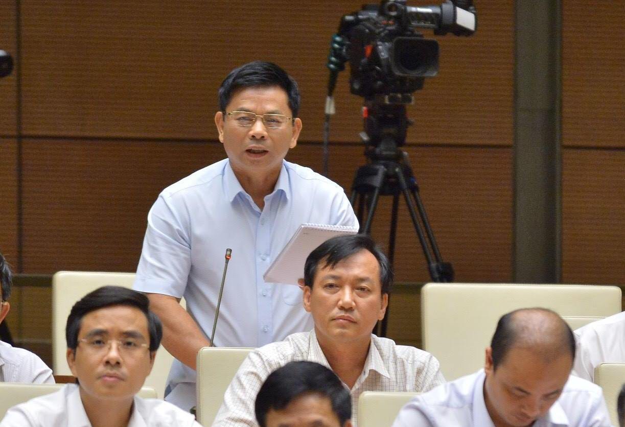 Đại biểu QH chất vấn bộ trưởng Xây dựng về xử lý sai phạm tại tòa nhà 8B Lê Trực