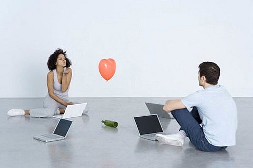Yêu trên mạng, sảy chân là tan hoang hết