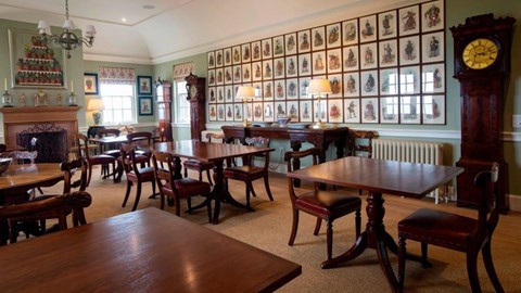 Sống như ho&agrave;ng gia trong l&acirc;u đ&agrave;i cho thu&ecirc; của ho&agrave;ng tử xứ Wales - Ảnh 6.
