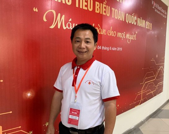 Chứng kiến mẹ mất v&igrave; thiếu m&aacute;u  truyền, người đ&agrave;n &ocirc;ng đặt mục ti&ecirc;u hiến m&aacute;u 100 lần - Ảnh 1.