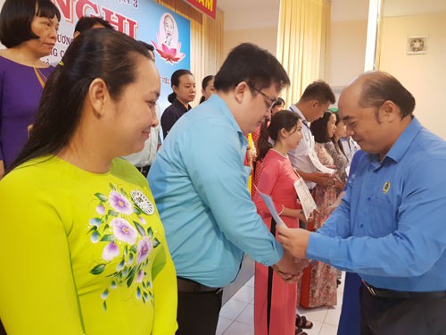 Tuy&ecirc;n dương gương điển h&igrave;nh học tập, l&agrave;m theo B&aacute;c Hồ - Ảnh 1.