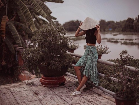 H&agrave;nh tr&igrave;nh xuy&ecirc;n Việt của ch&aacute;u g&aacute;i tỉ ph&uacute; Anh - Ảnh 9.