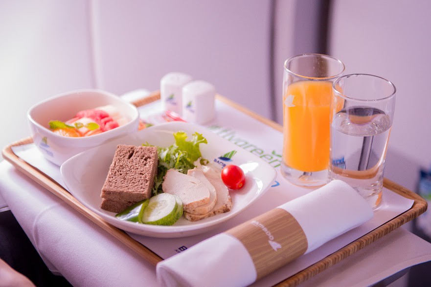 Chuyến bay đặc biệt của Bamboo Airways khởi đầu h&agrave;nh tr&igrave;nh bay Xanh - Ảnh 5.
