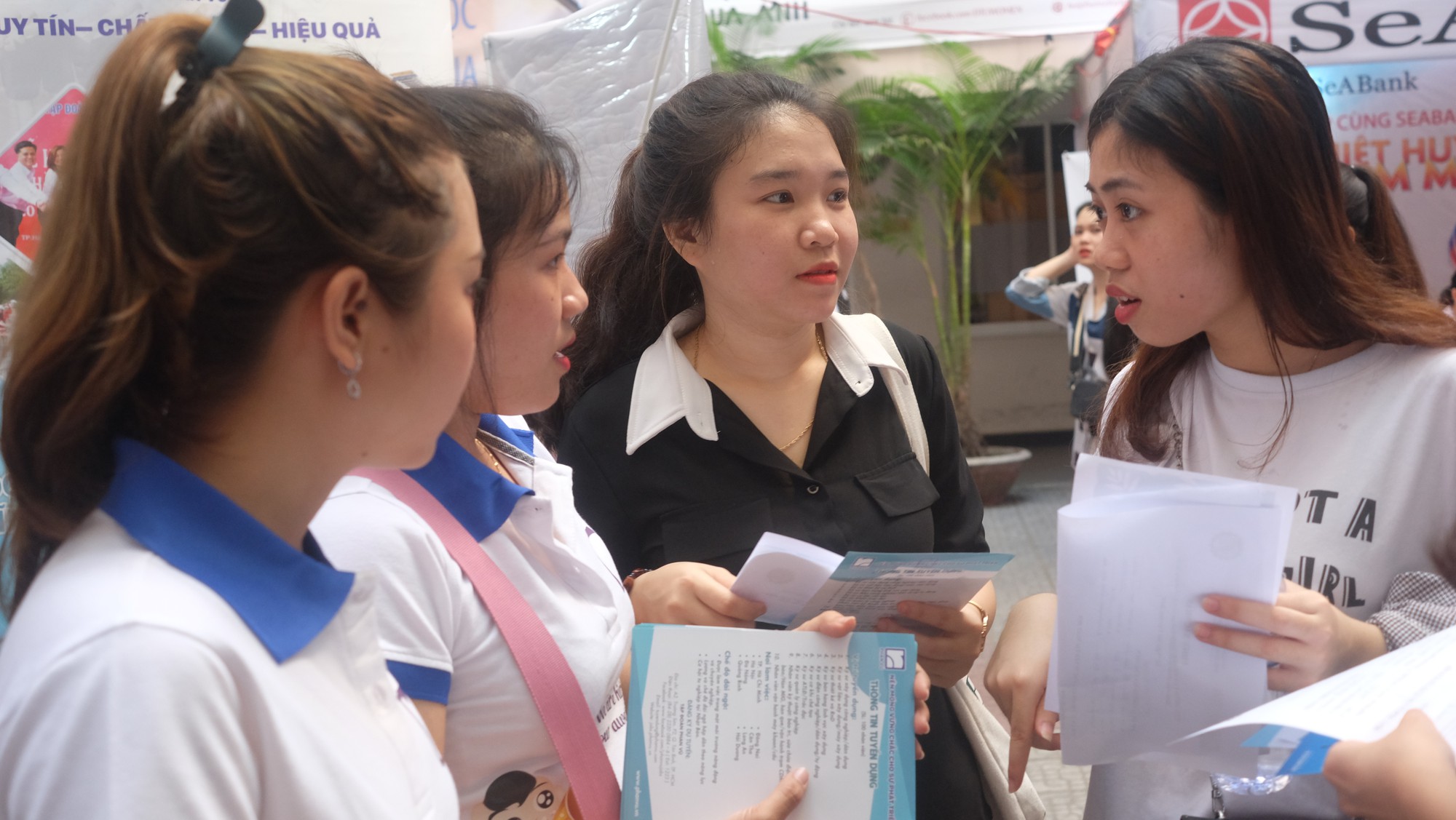 Hơn 80 doanh nghiệp tham gia ng&agrave;y hội việc l&agrave;m tại Đ&agrave; Nẵng - Ảnh 4.
