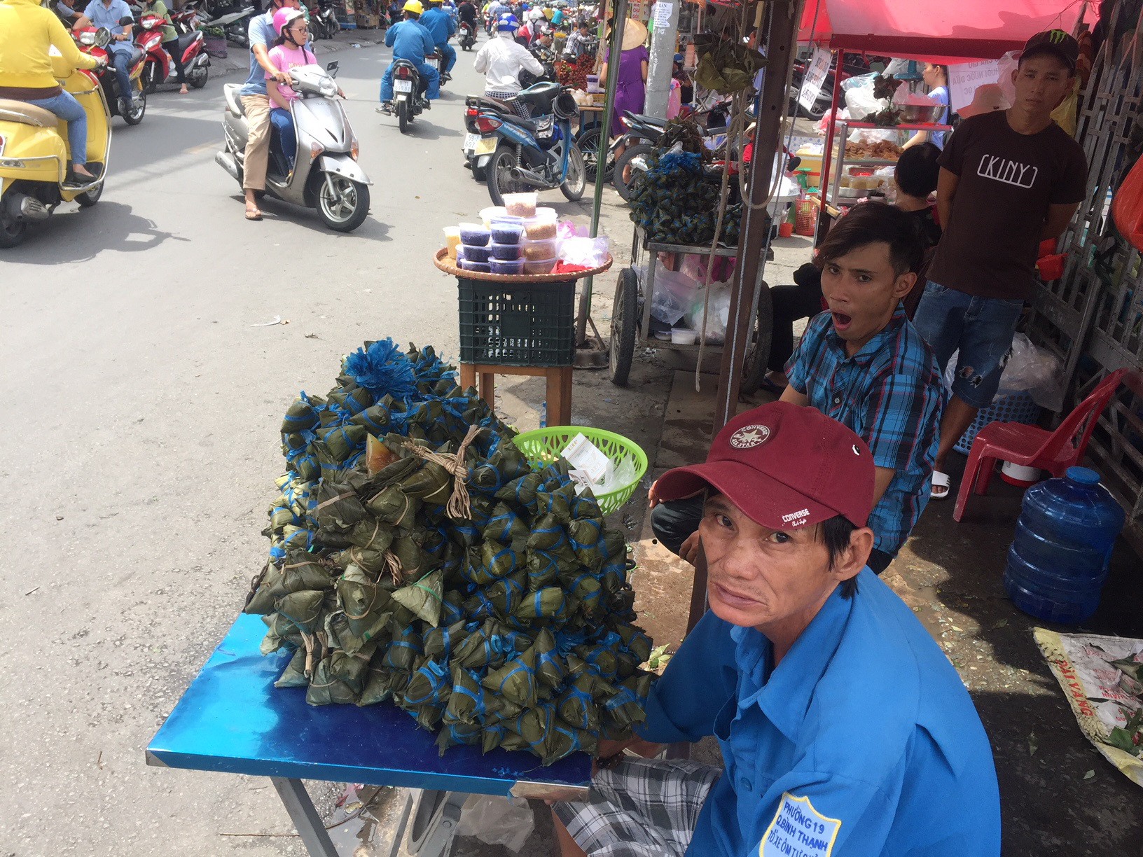 Đua nhau hét giá đồ cúng Tết Đoan Ngọ