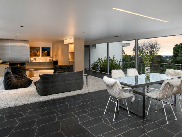 B&ecirc;n trong biệt thự xa hoa, đắt đỏ nhất Los Angeles - Ảnh 11.