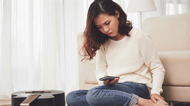 Đ&ugrave;a với th&iacute;nh coi chừng d&iacute;nh - Ảnh 3.
