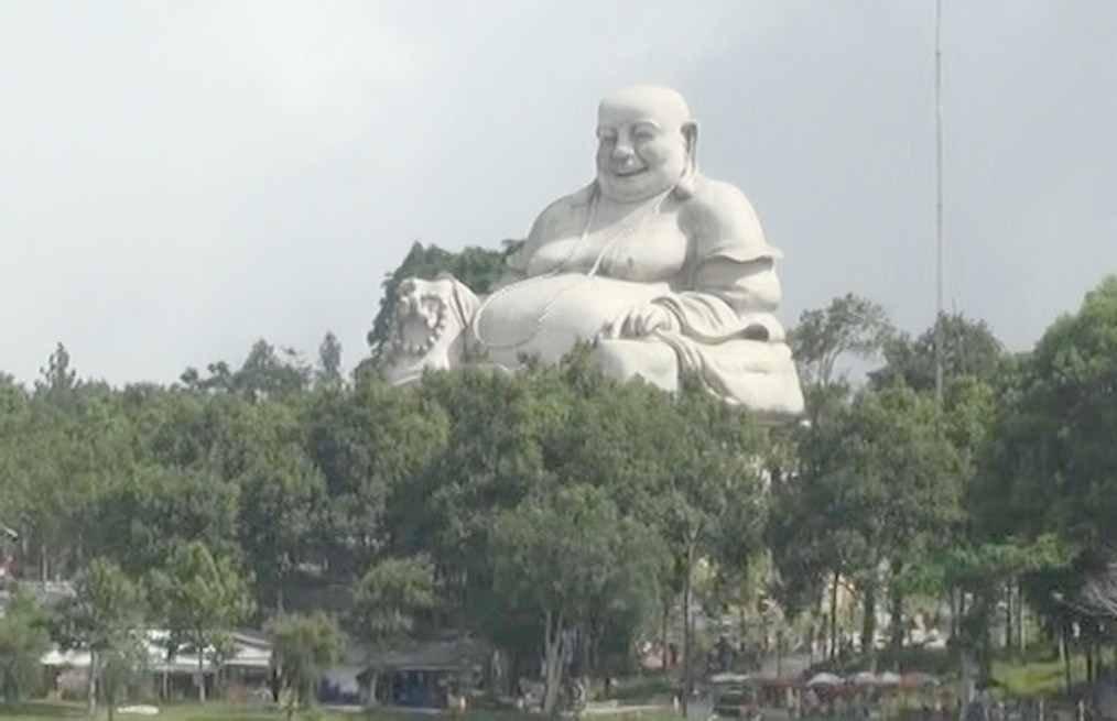 Sửa tượng trên núi Cấm, công nhân té thiệt mạng
