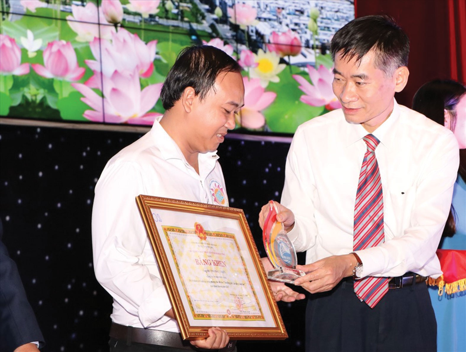 BÌNH DƯƠNG: Tuyên dương 600 lao động giỏi, lao động sáng tạo