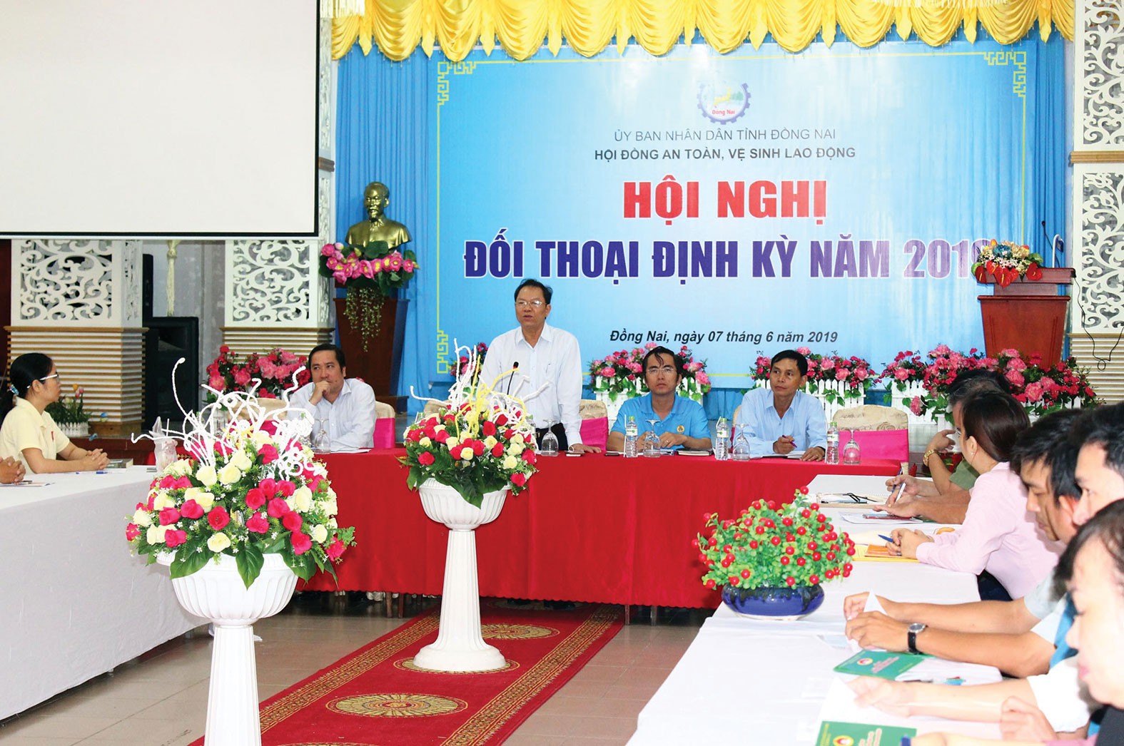 ĐỒNG NAI: Chia sẻ kinh nghiệm trong công tác bảo hộ lao động - Ảnh 1.