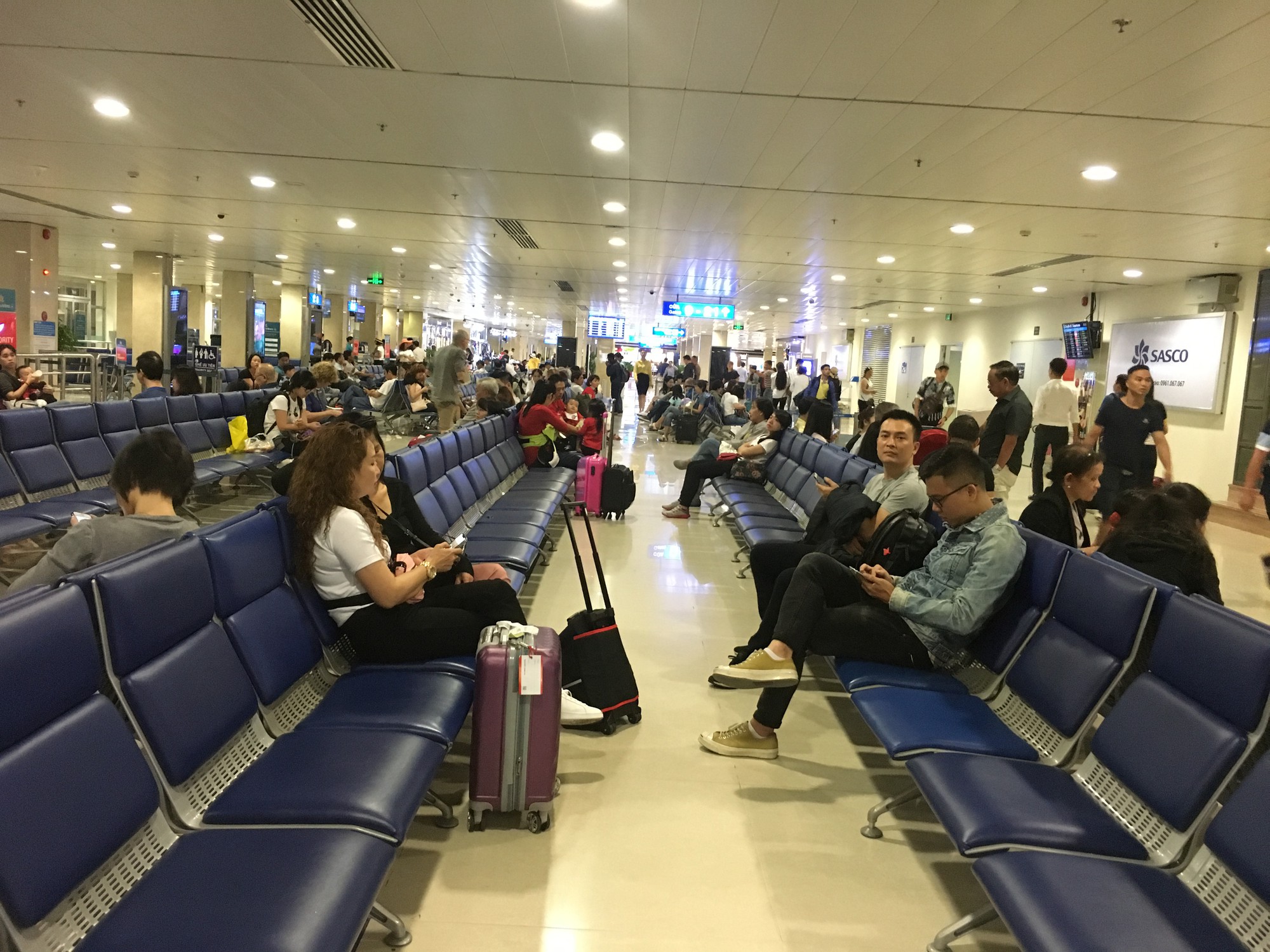 Sân bay Tân Sơn Nhất sẽ ngừng phát thanh tự động để bớt tiếng ồn