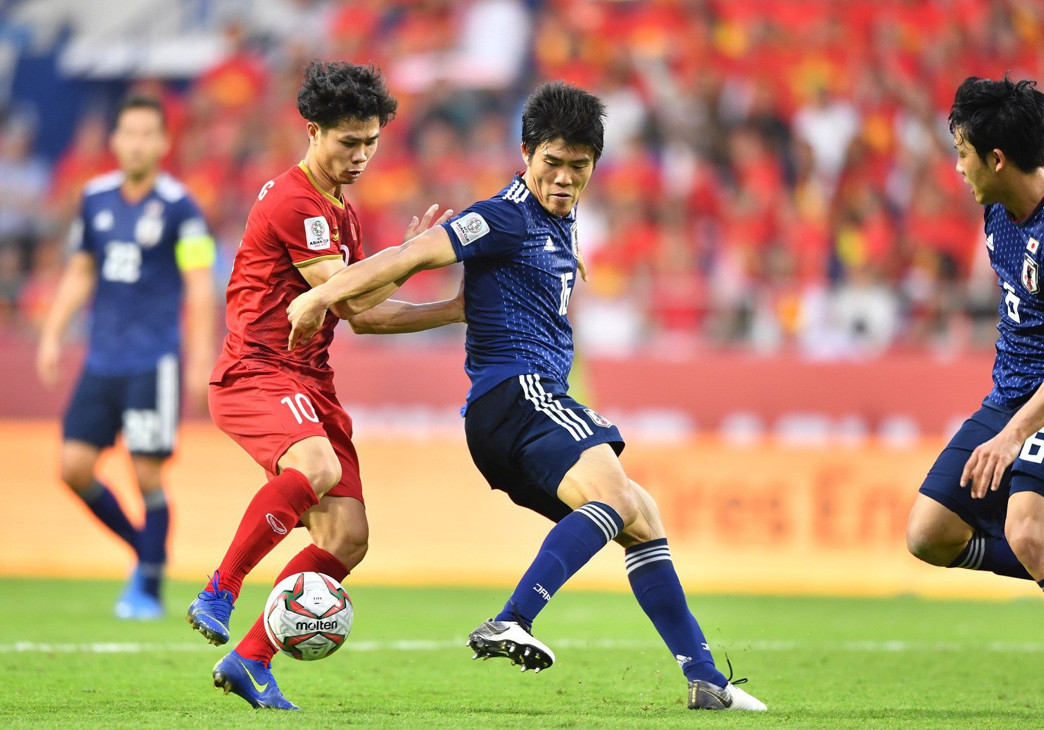 Tổng thư kí VFF nói "không đổi lịch V-League", VPF vẫn dời lịch giúp tuyển Việt Nam