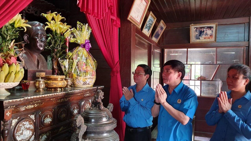 Lãnh đạo Tổng LĐLĐ Việt Nam tri ân anh hùng liệt sĩ
