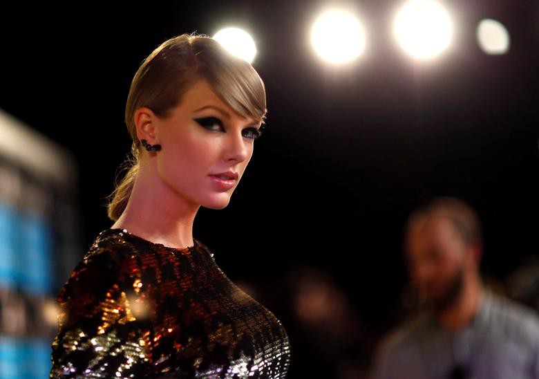 Taylor Swift tố quản lý bắt nạt và âm mưu thao túng