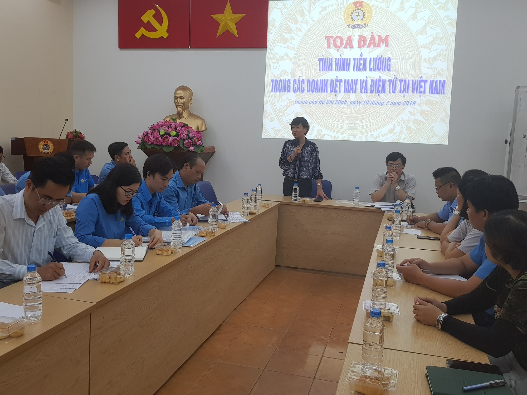 Doanh nghiệp x&acirc;y dựng thang, bảng lương để đối ph&oacute; - Ảnh 1.