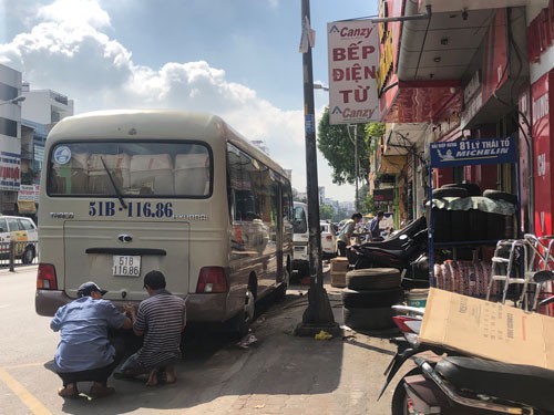 Ý thức giao thông kém: Tăng cường xử phạt qua camera