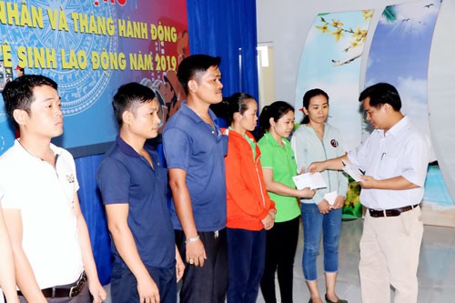 BÌNH DƯƠNG: Tăng cường đối thoại, thương lượng tập thể