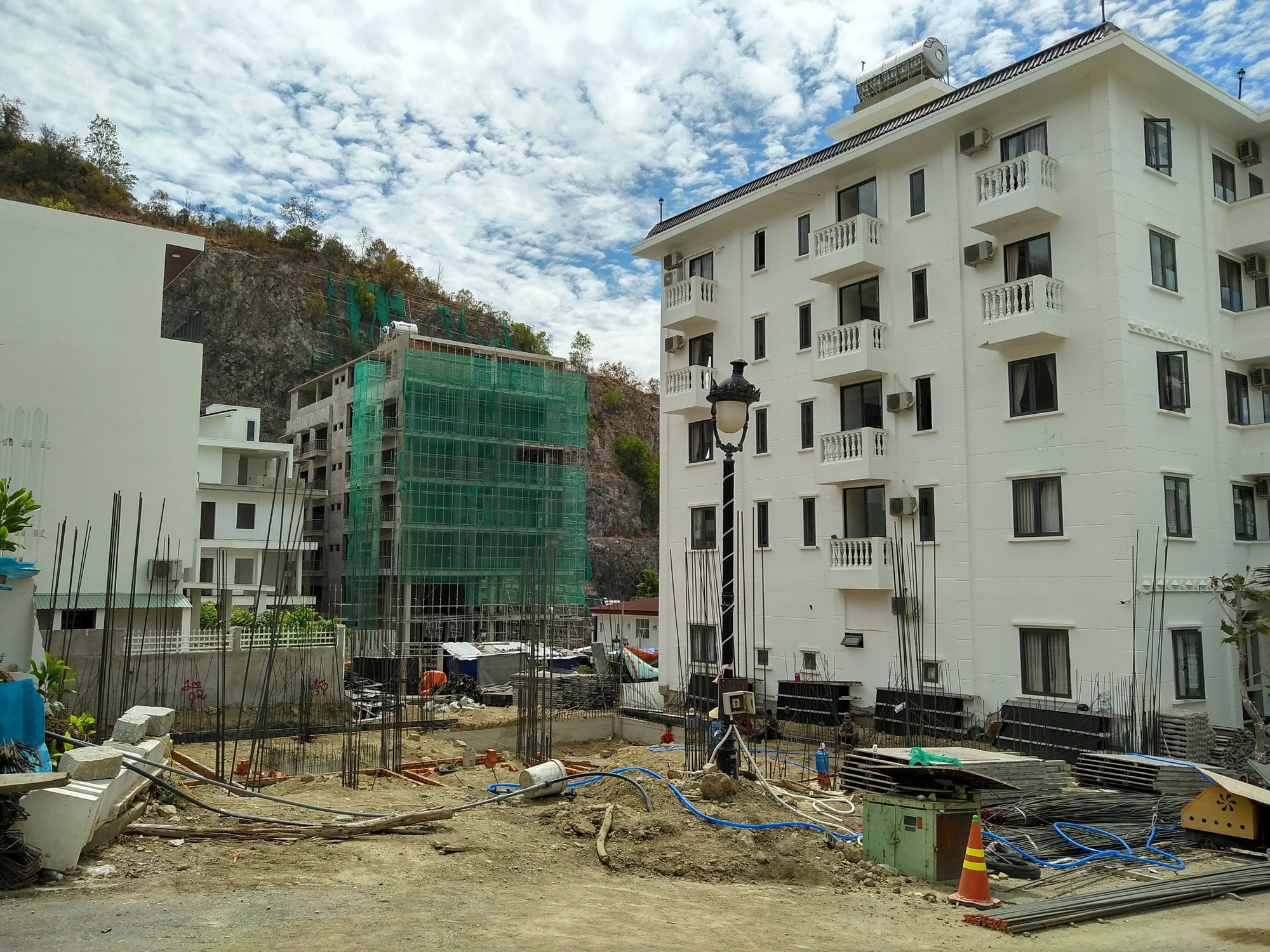 Gi&aacute;m đốc Sở X&acirc;y dựng Kh&aacute;nh H&ograve;a hứa chặt h&agrave;ng loạt biệt thự sai quy hoạch tại dự &aacute;n Ocean View - Ảnh 3.