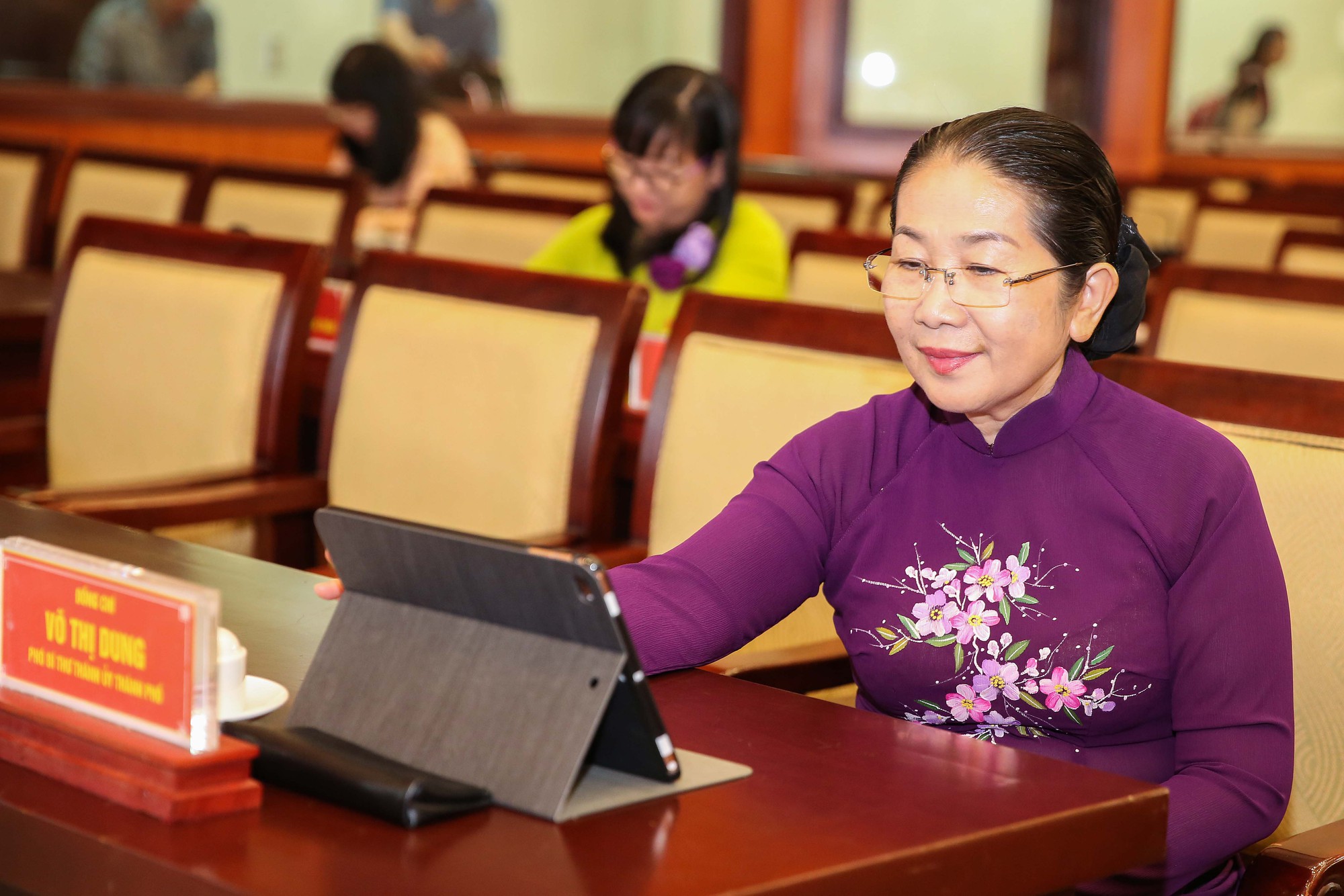 Trải nghiệm kỳ họp HĐND kh&ocirc;ng giấy đầu ti&ecirc;n tại TP HCM - Ảnh 4.