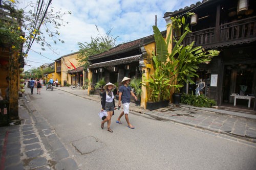 Kéo khách quốc tế tăng trở lại