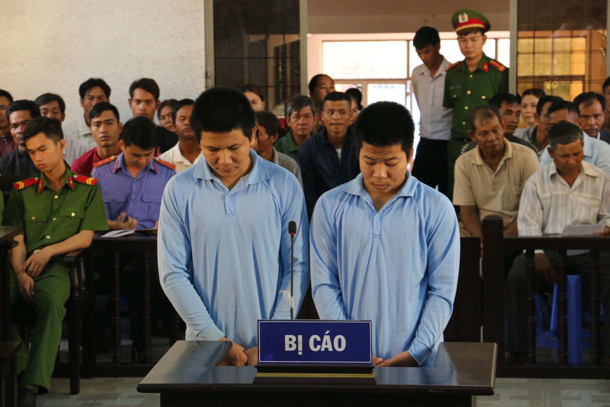 Nghe chủ mưu bệnh tâm thần, chặn đánh chết người - Ảnh 1.