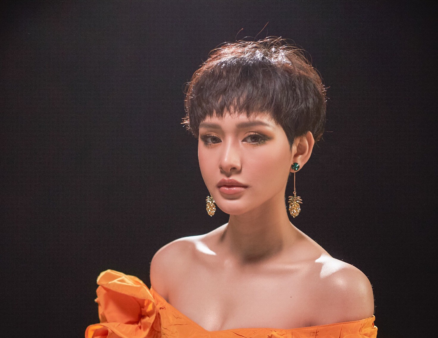 Hiền Hồ mạnh dạn "lột xác"