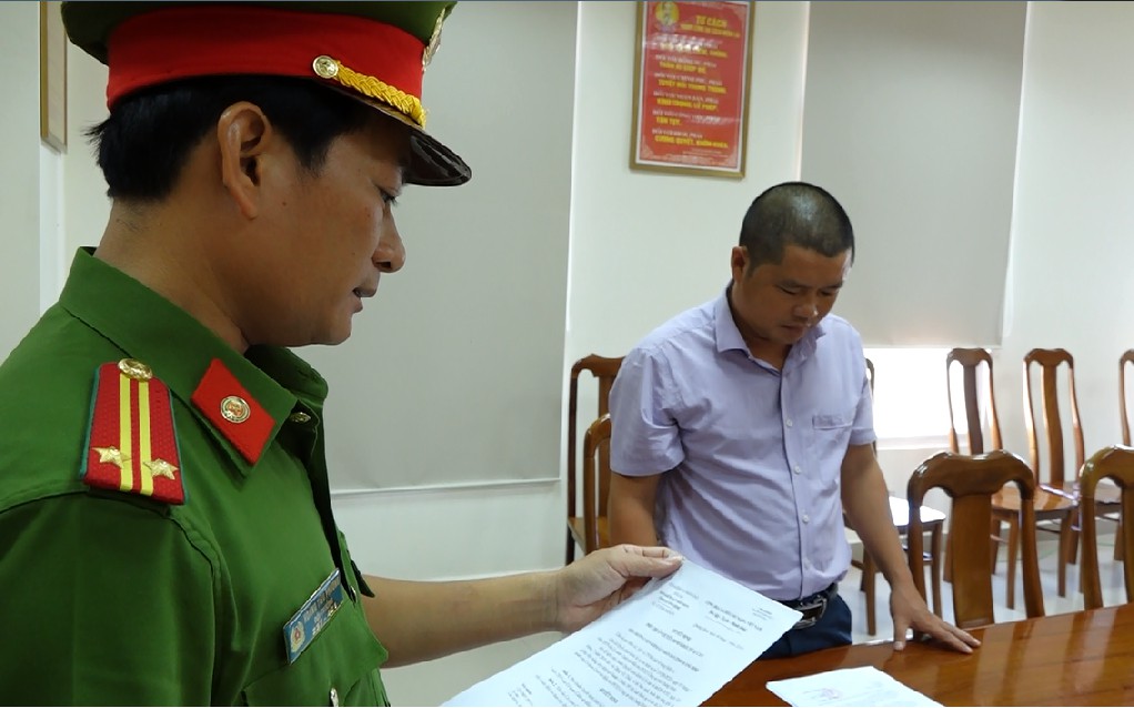 G&atilde; sếp bất lương ở Quảng B&igrave;nh - Ảnh 1.