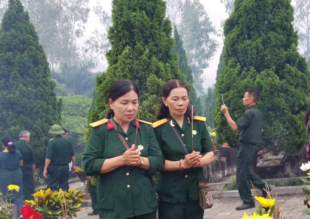 Nguy&ecirc;n Chủ tịch nước Trương Tấn Sang trao 276 căn nh&agrave; tặng cựu binh Vị Xuy&ecirc;n - Ảnh 11.