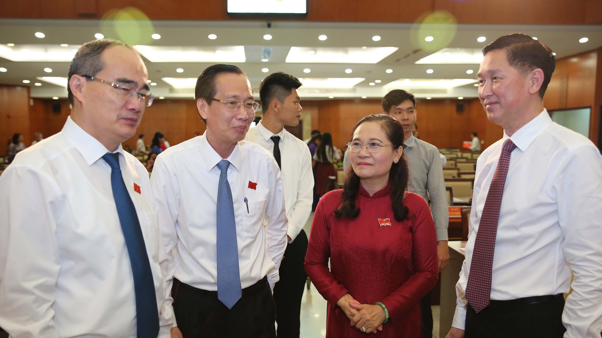 Nhiều vấn đề nóng được "mổ xẻ" tại nghị trường