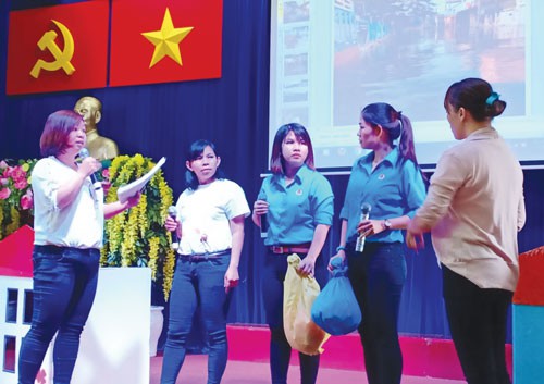 Cán bộ Công đoàn thi dân vận khéo