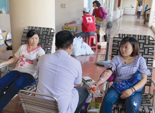 CNVC-LĐ hiến máu cứu người
