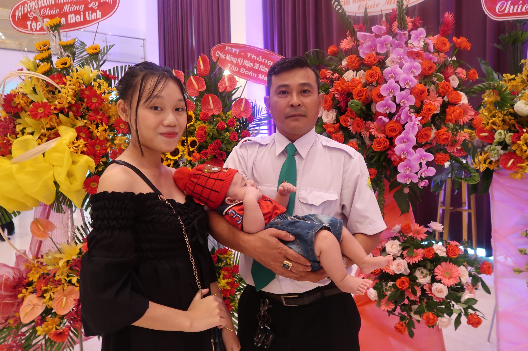 X&uacute;c động gặp lại c&aacute;c ch&aacute;u b&eacute; ch&agrave;o đời tr&ecirc;n taxi - Ảnh 1.