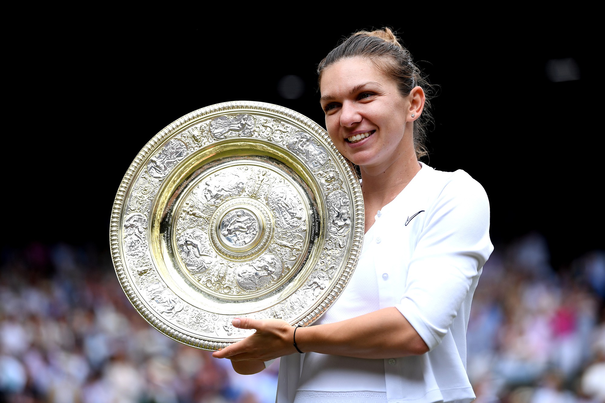 Clip: Đ&aacute;nh bại Serena Williams, Halep v&ocirc; địch Wimbledon 2019 - Ảnh 5.