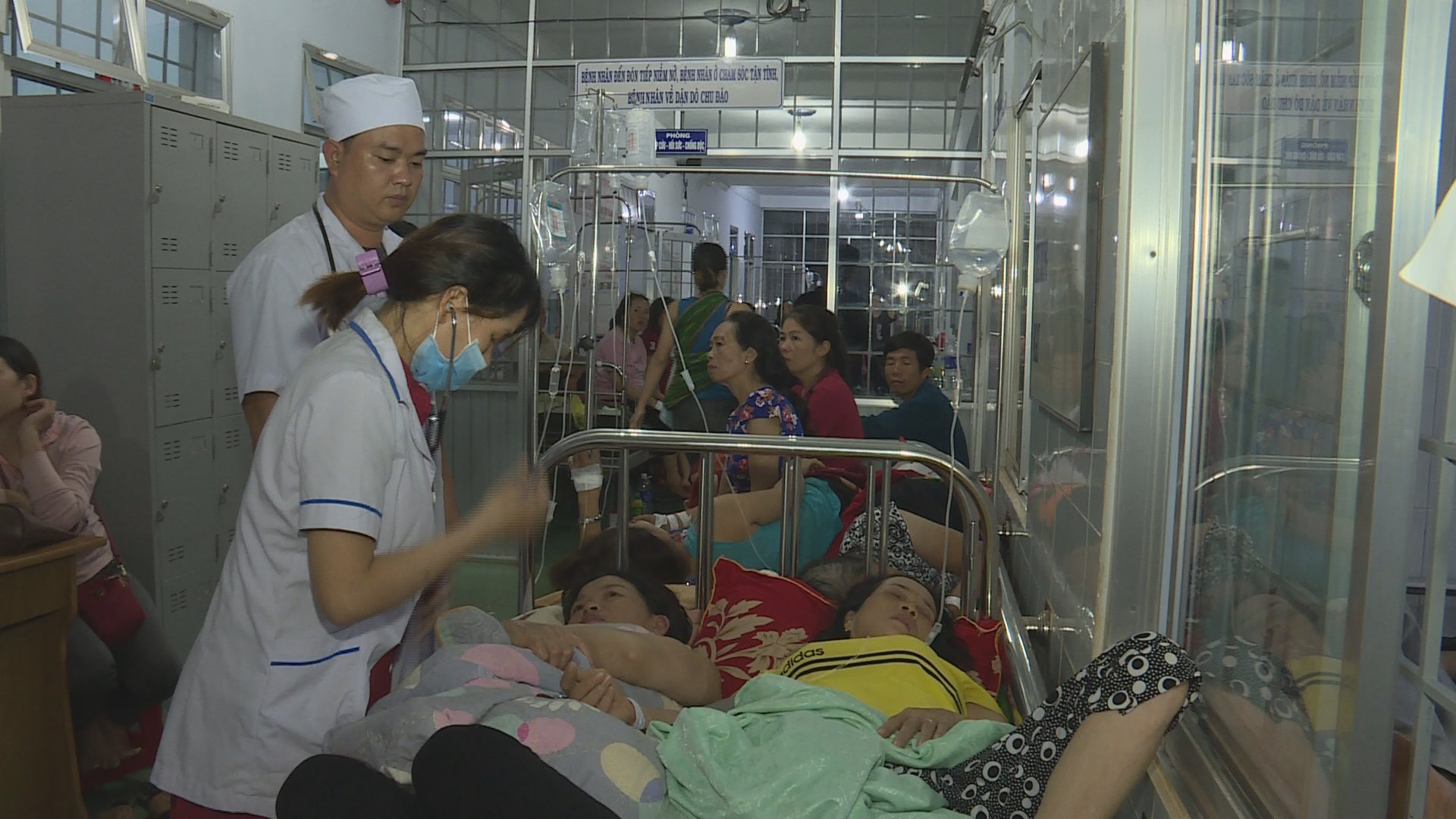 Một ngày 2 vụ ngộ độc thực phẩm ở 2 đám cưới: Thành lập tổ công tác lưu động