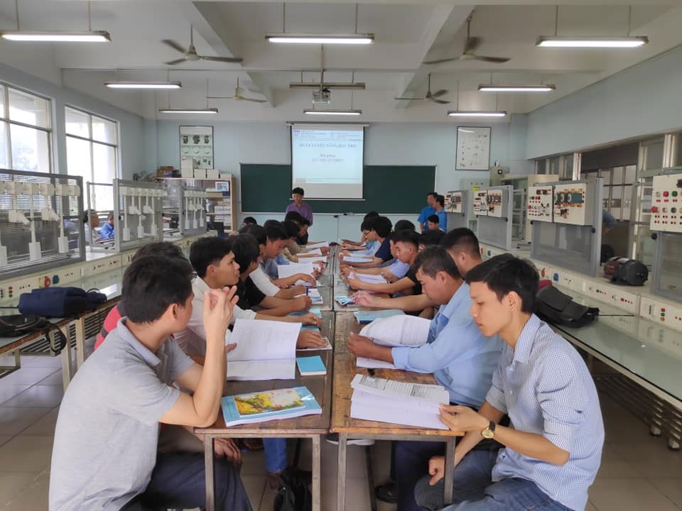Nâng cao kiến thức, tay nghề cho công nhân