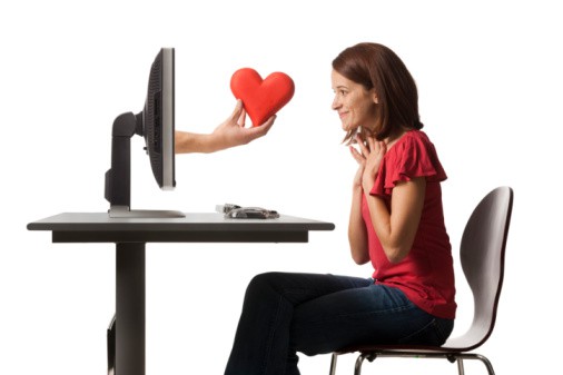 Trả giá cho trò "giăng bẫy" trên mạng xã hội