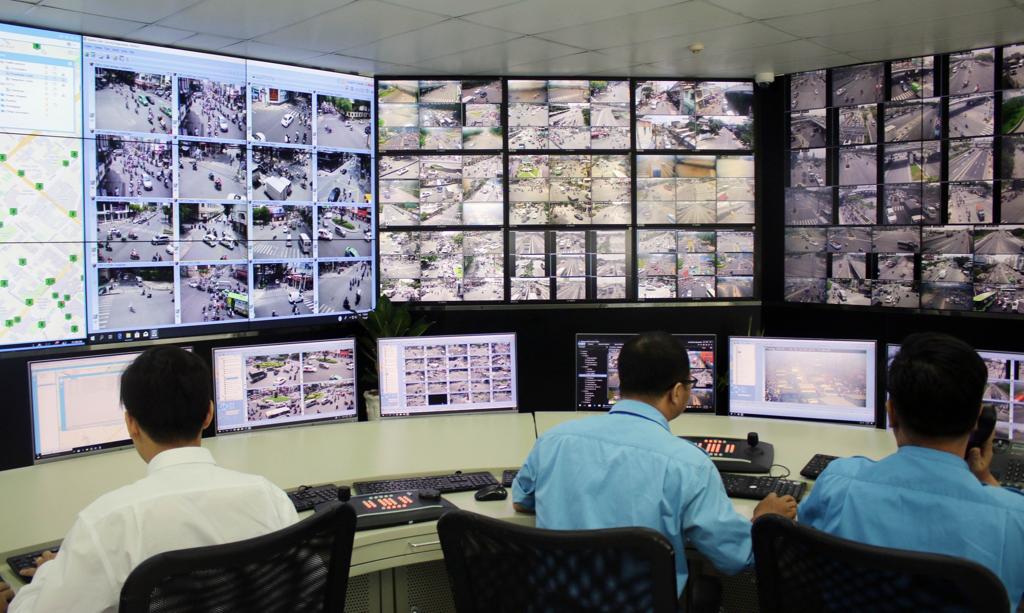 TP HCM: Khoảng 7 km lại c&oacute; 1 camera gi&aacute;m s&aacute;t - Ảnh 1.