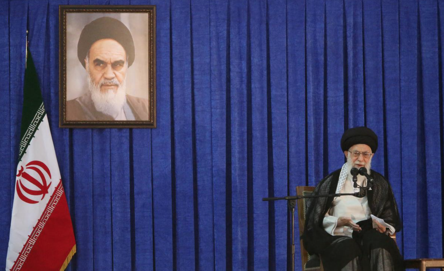 Lãnh tụ Iran thề trả đũa “cướp biển” Anh