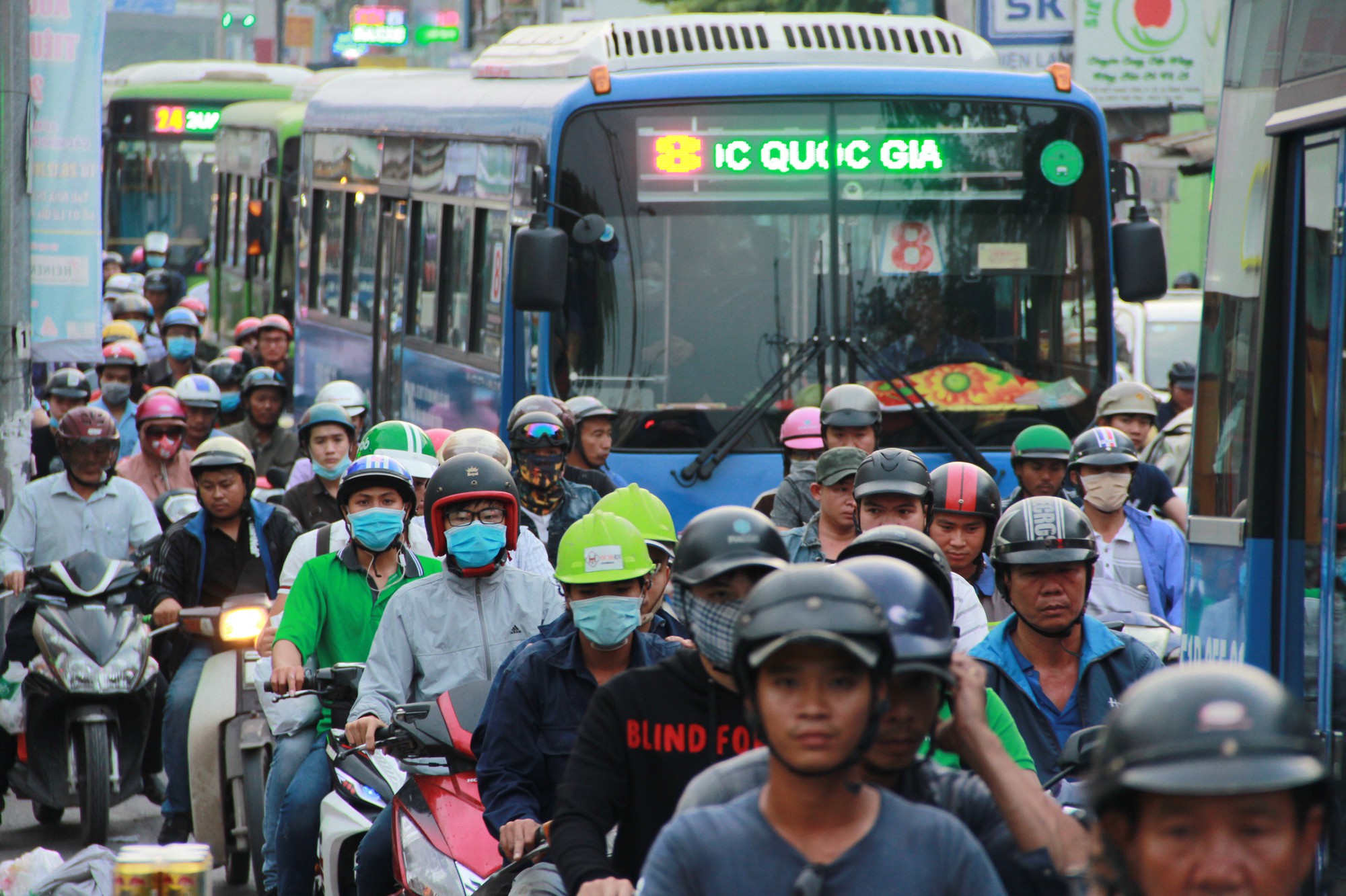 Bất ngờ đề xuất chi 250 tỉ đồng gắn 34 cổng thu phí ôtô vào trung tâm TP HCM