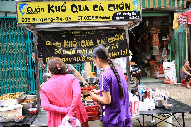 C&oacute; g&igrave; đặc biệt ở qu&aacute;n khổ qua c&agrave; chớn m&agrave; h&uacute;t kh&aacute;ch? - Ảnh 2.