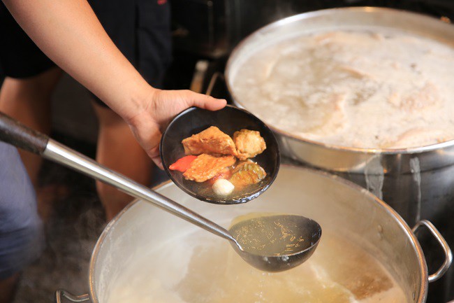 C&oacute; g&igrave; đặc biệt ở qu&aacute;n khổ qua c&agrave; chớn m&agrave; h&uacute;t kh&aacute;ch? - Ảnh 5.