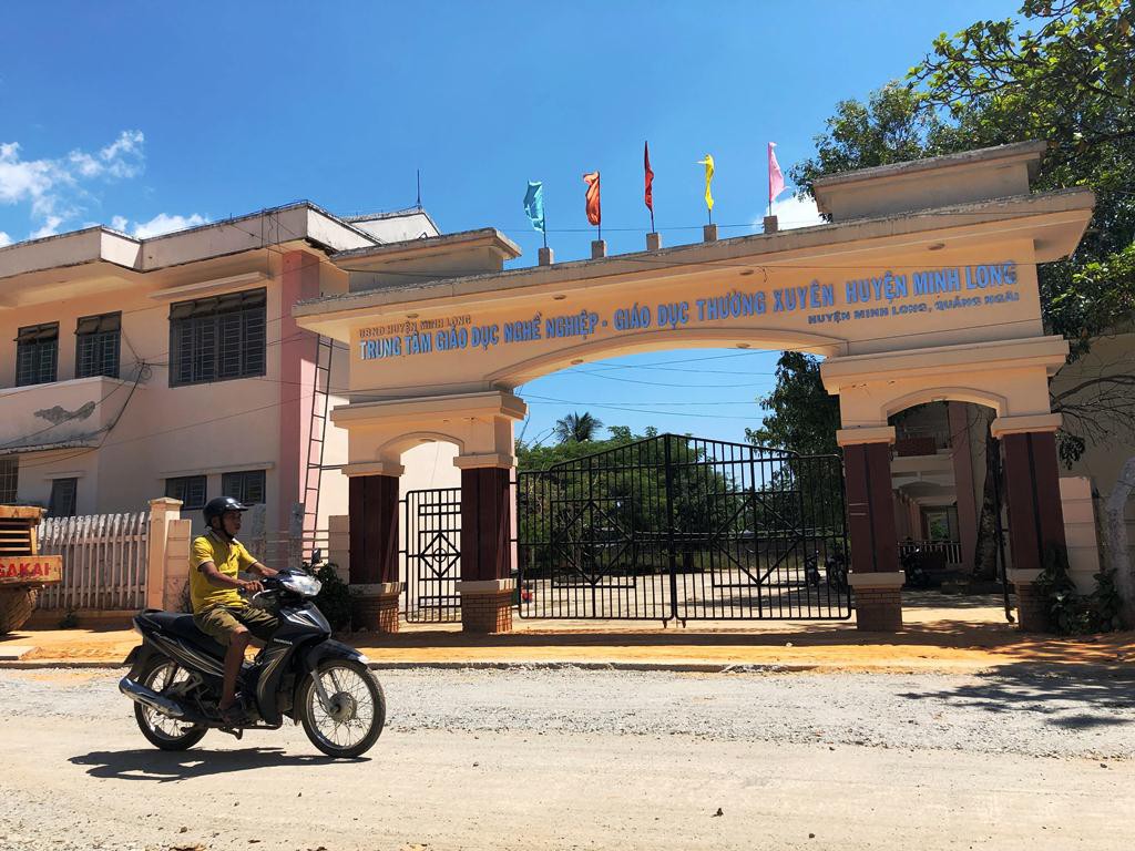 Về nơi có tỉ lệ học sinh đỗ tốt nghiệp THPT... 0% ở Quảng Ngãi