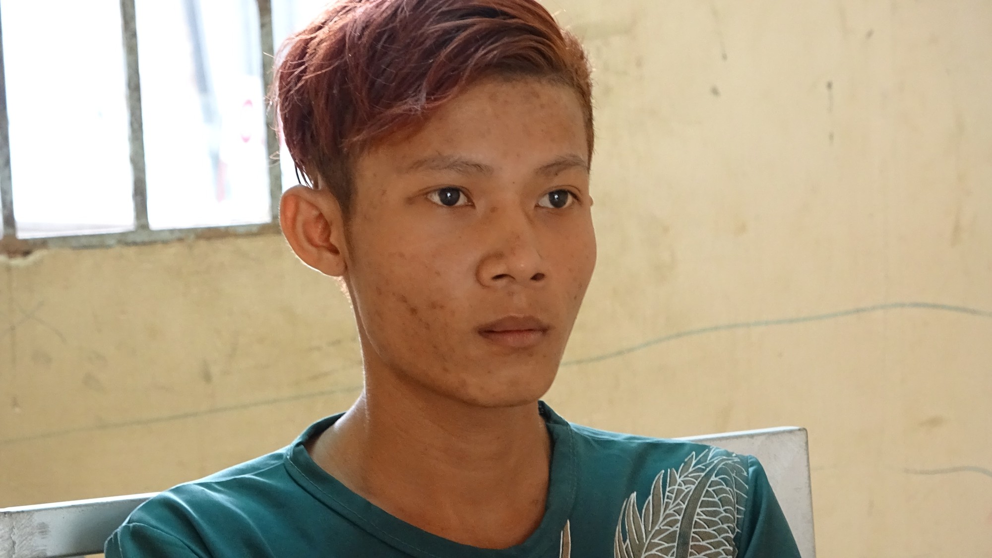 Anh em song sinh xiết cổ, đập đầu t&agrave;i xế taxi cướp t&agrave;i sản - Ảnh 1.