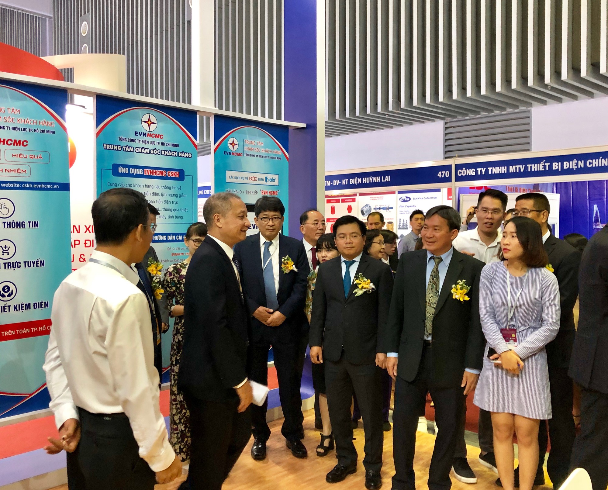Hàng trăm công nghệ, thiết bị mới ngành điện trình làng tại quận 7, TP HCM - Ảnh 1.