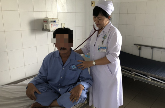 Nam bệnh nh&acirc;n su&yacute;t chết v&igrave; hạt v&uacute; sữa nằm 1 th&aacute;ng trong phế quản - Ảnh 1.
